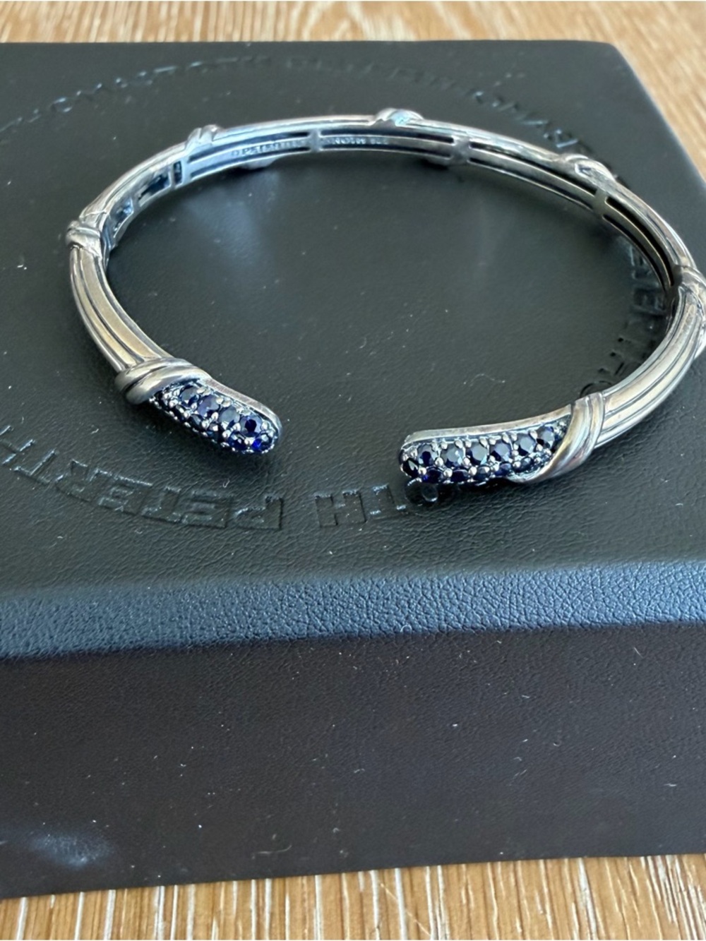 Peter Thomas Roth Classic Pave Cuff with blue sapphires in sterling silver - Picture 5 of 6